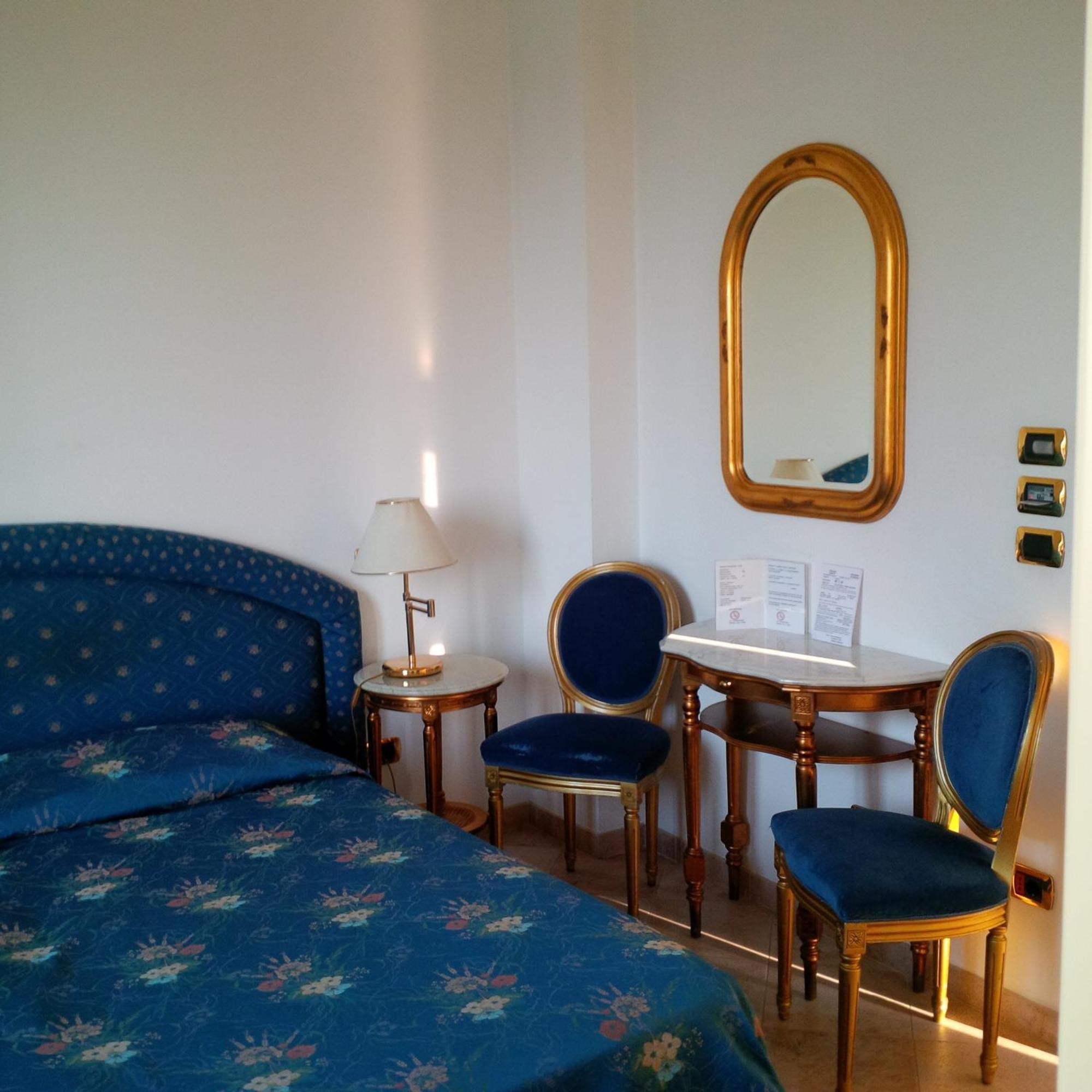Hotel Da Vito Campagna Lupia Oda fotoğraf